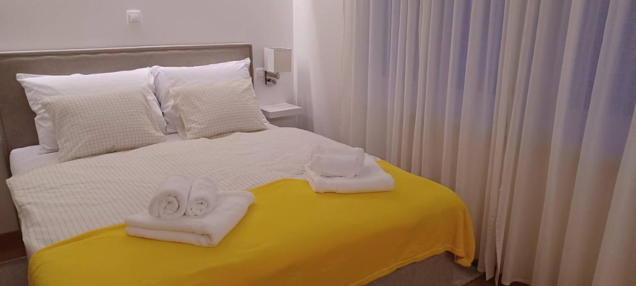 Studio Apartman Four Pearls Karlovac Exteriör bild