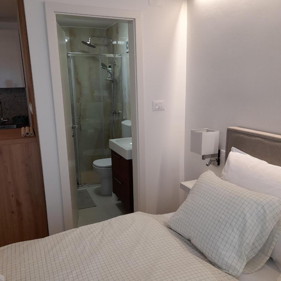 Studio Apartman Four Pearls Karlovac Exteriör bild