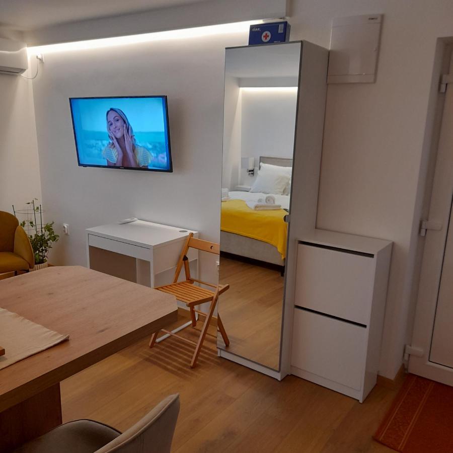 Studio Apartman Four Pearls Karlovac Exteriör bild